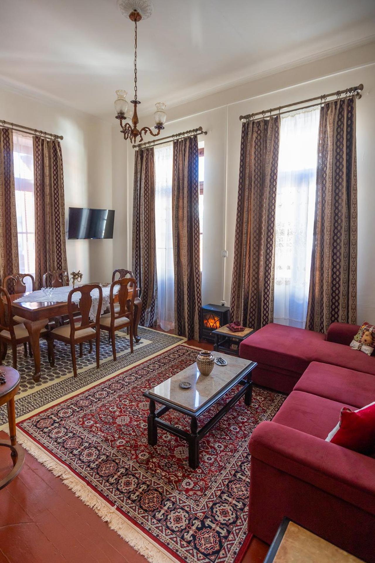 Era Of Elegance: 1928 Classic Dwelling Trípoli Kültér fotó